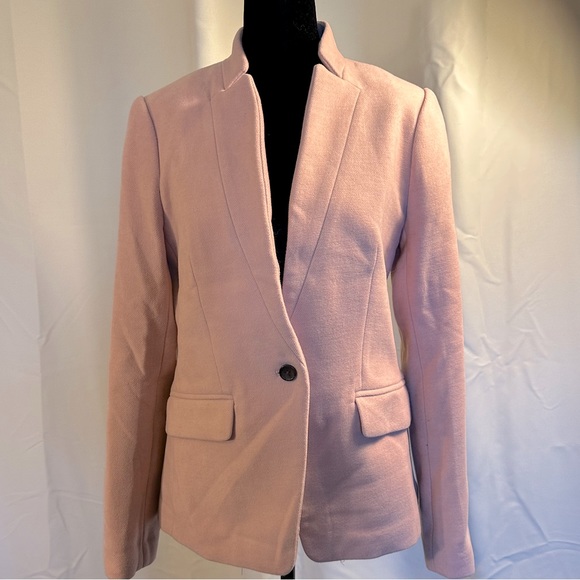 Banana Republic Jackets & Blazers - EUC, Banana Republic Blush Blazer, size 4